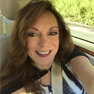 Meet your Posher, Corinne